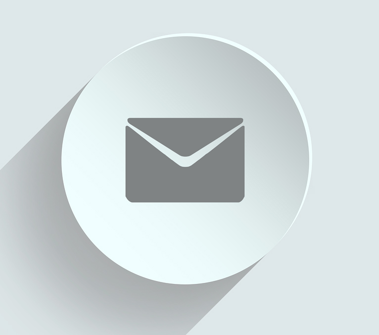 Relación de correos entre el lunes 30 de abril al viernes 4 de mayo.